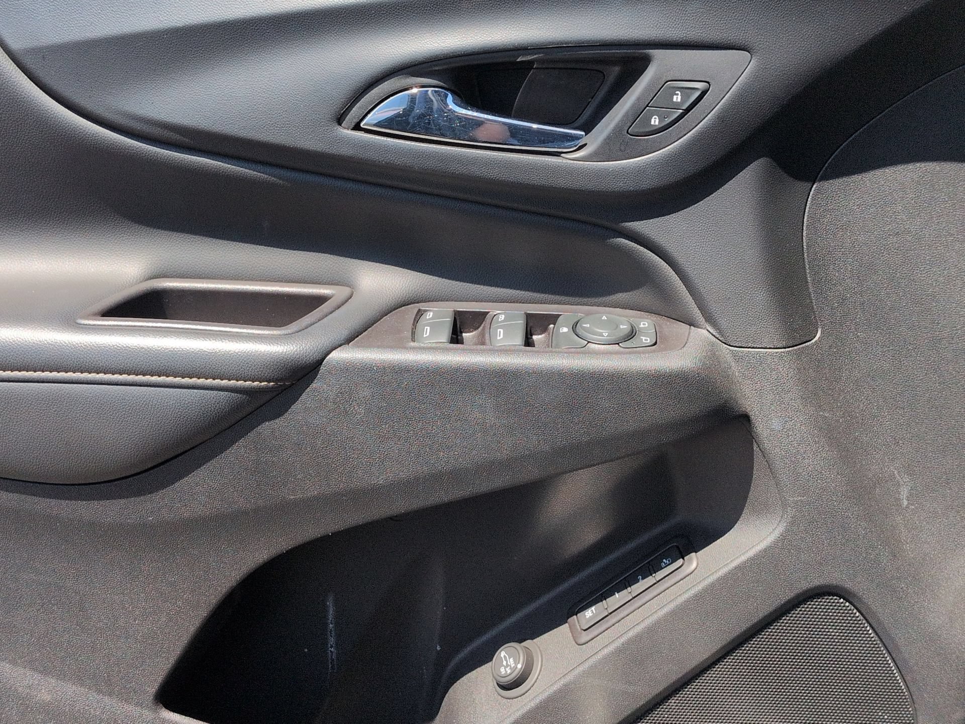 Certified 2019 Chevrolet Equinox Premier w/ Premier Redline Edition AWD/4WD image 23