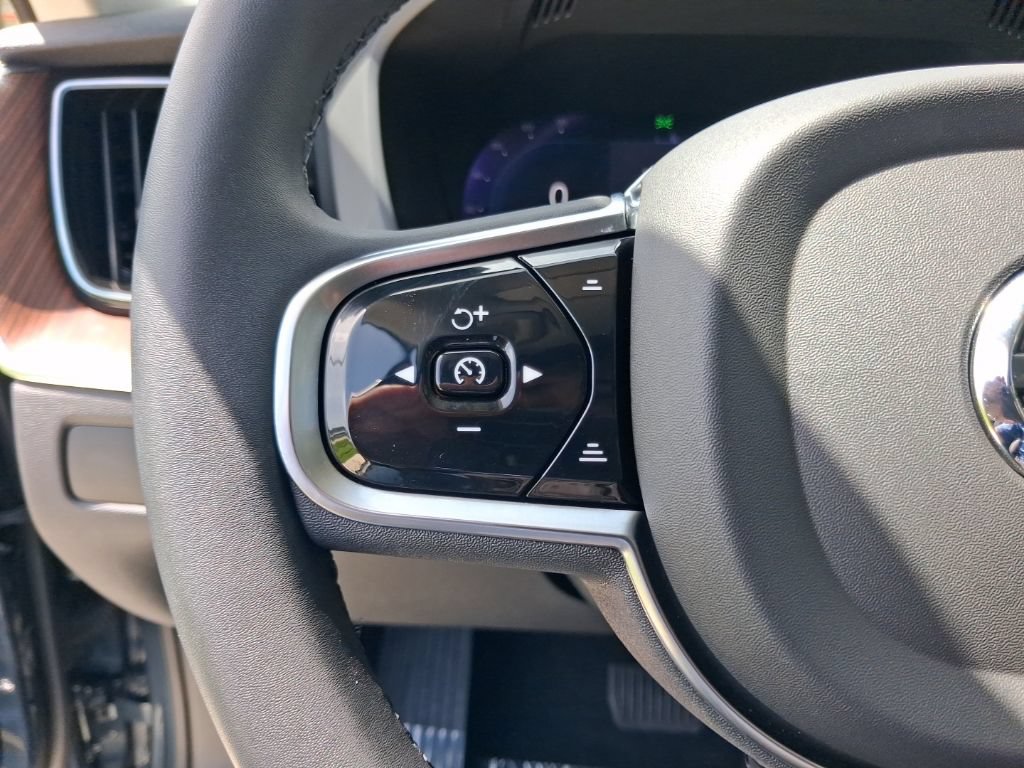 Used 2024 Volvo XC60 B5 Plus w/ Protection Package Premier AWD/4WD image 19