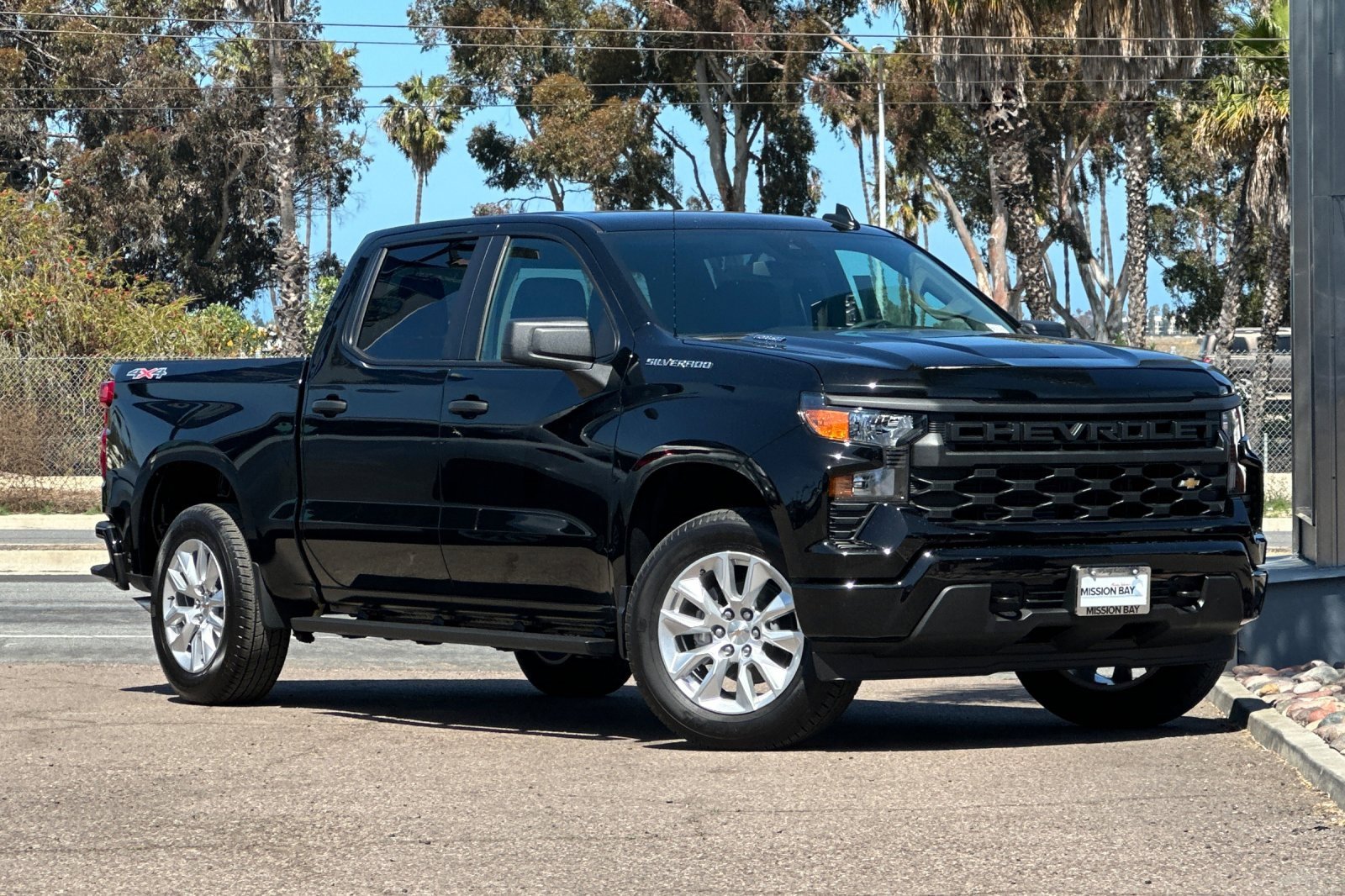 New 2025 Chevrolet Silverado 1500 Custom image 2