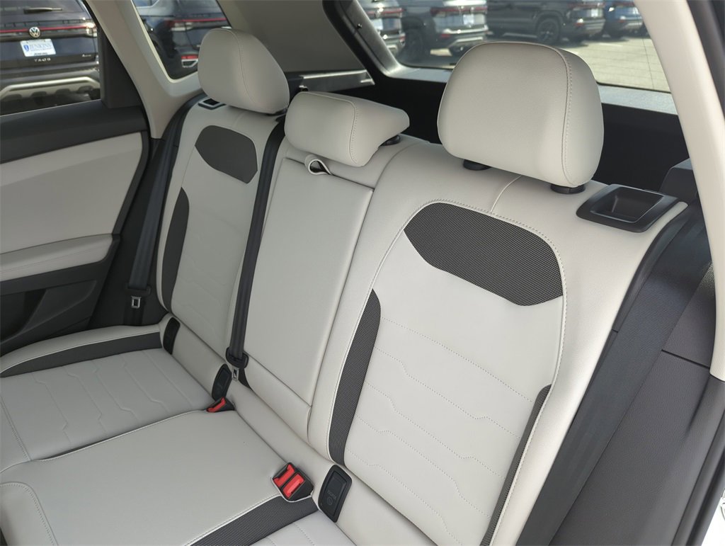 New 2025 Volkswagen Taos SE image 25