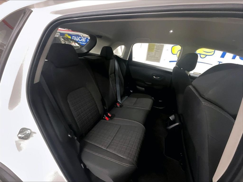 Used 2023 Honda HR-V LX image 16