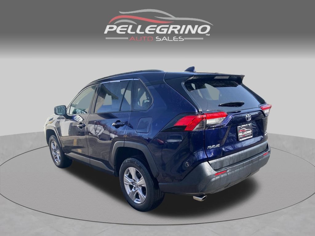 Used 2022 Toyota RAV4 XLE AWD/4WD image 4