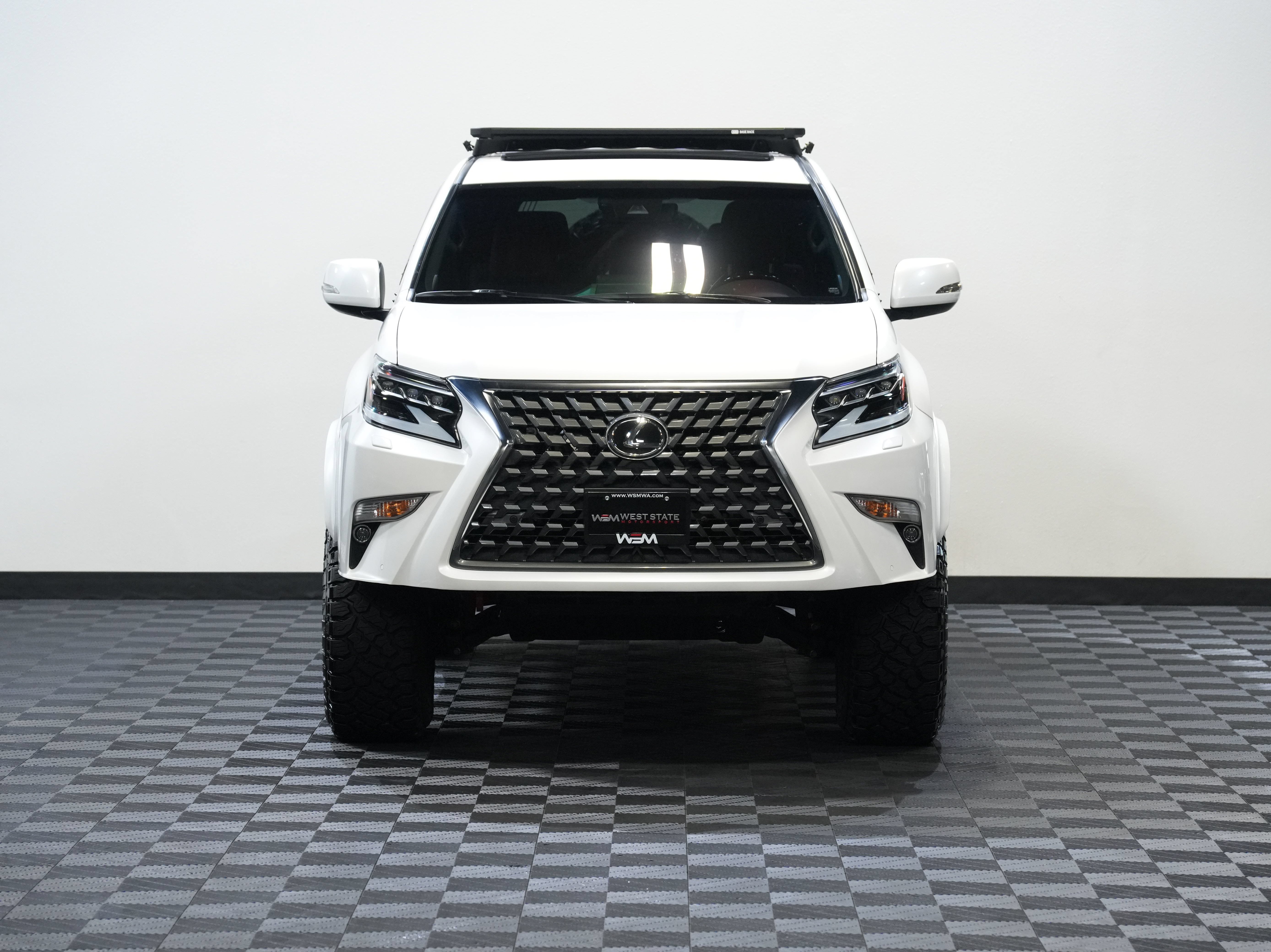 Used 2023 Lexus GX 460 Premium w/ Premium Package AWD/4WD image 4