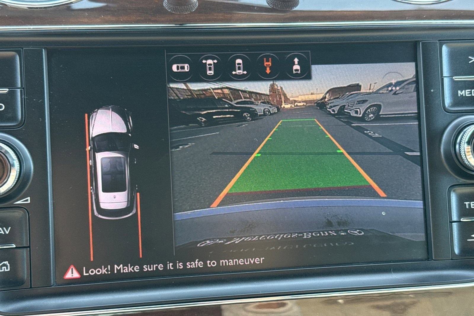 Used 2018 Bentley Bentayga image 26