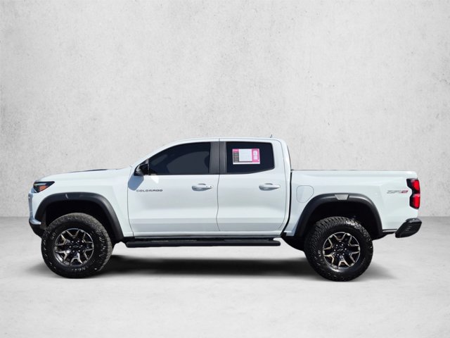 Used 2025 Chevrolet Colorado ZR2 w/ Technology Package AWD/4WD image 9