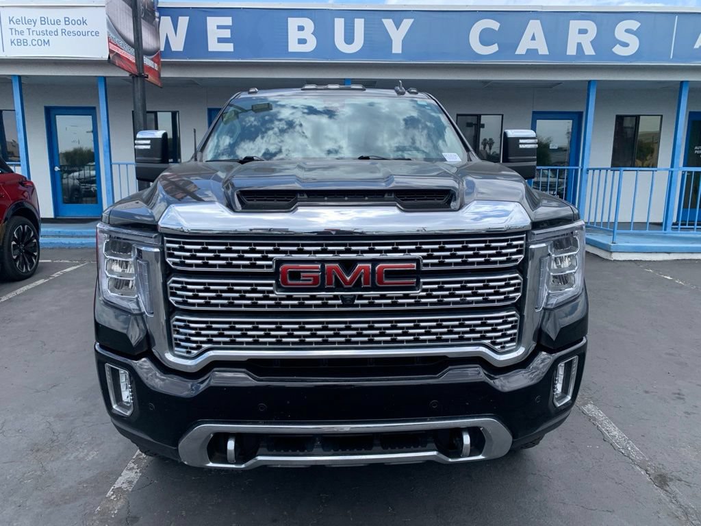 Used 2022 GMC Sierra 2500 Denali w/ Denali Black Diamond Edition AWD/4WD image 3