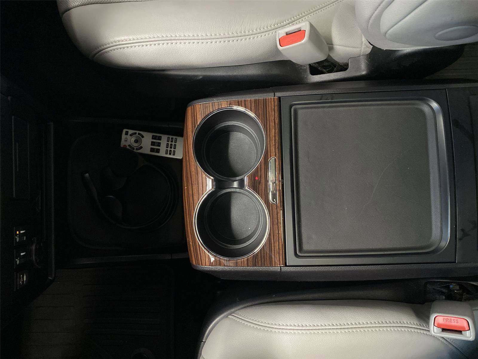 Used 2017 Toyota Sienna Limited Premium image 28