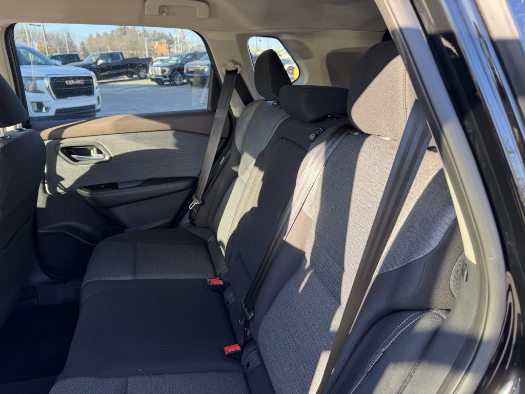 Used 2021 Nissan Rogue SV image 8