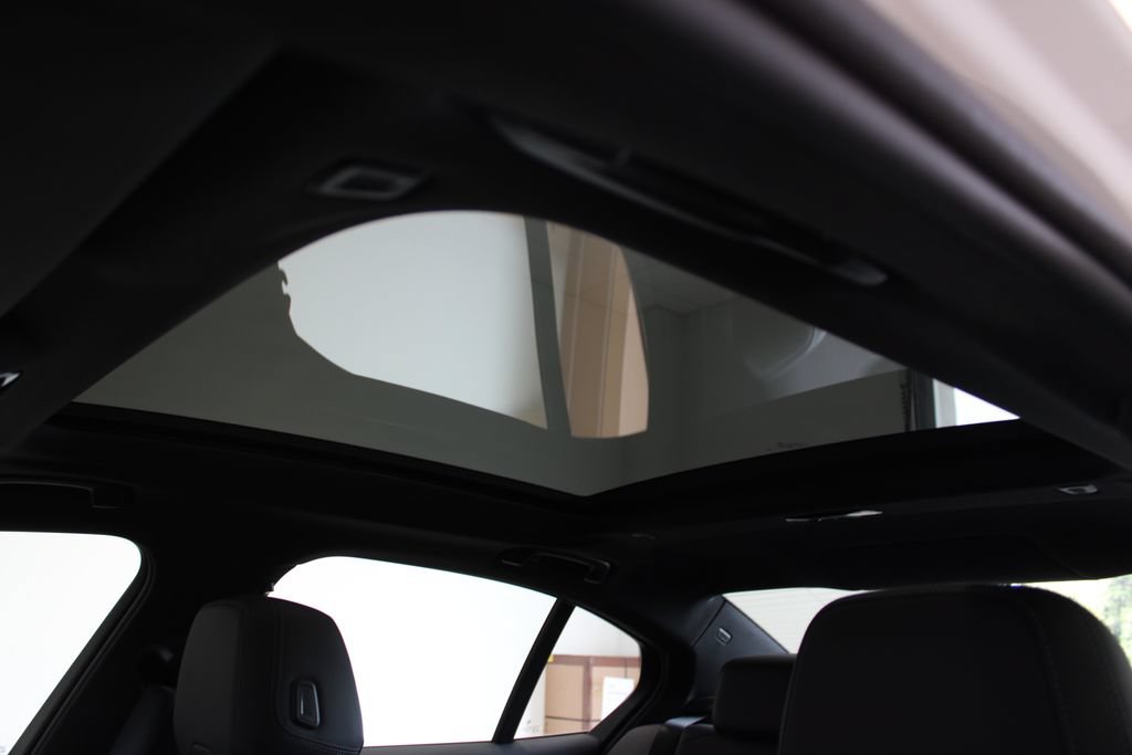 New 2026 BMW 550e xDrive AWD/4WD image 24