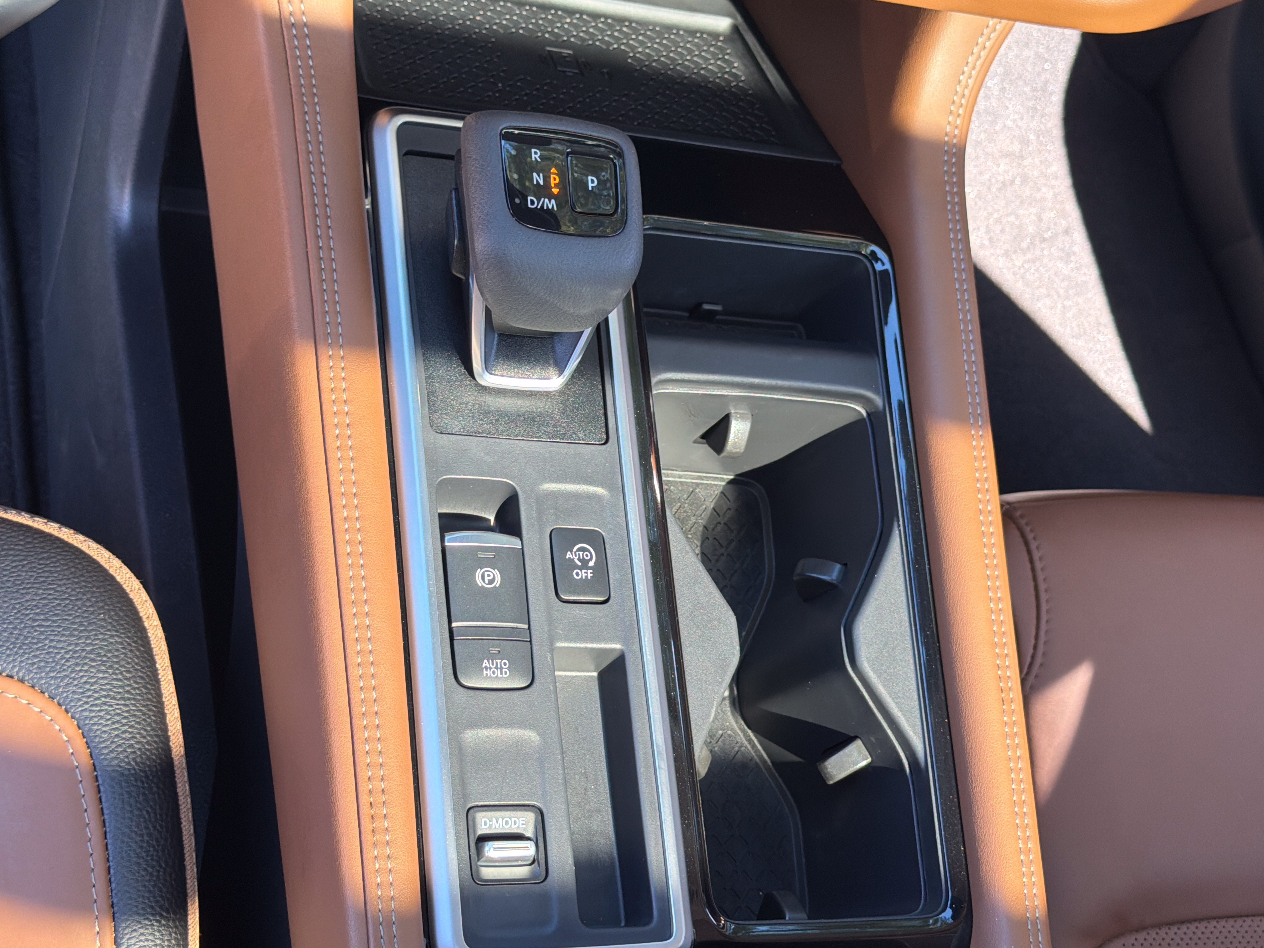 Used 2025 Nissan Pathfinder Platinum w/ Cargo Package FWD image 26