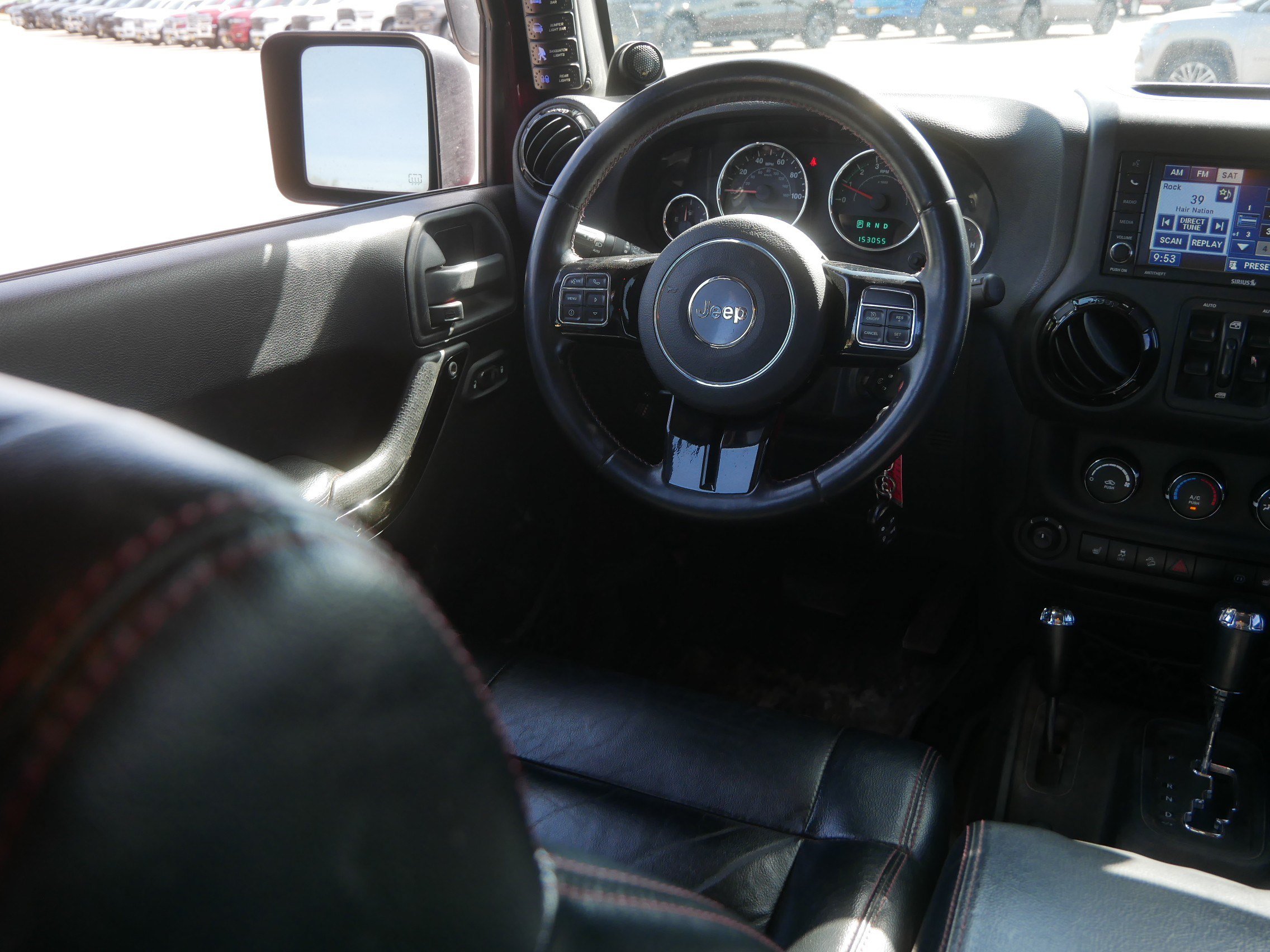 Used 2012 Jeep Wrangler Unlimited Sahara AWD/4WD image 9