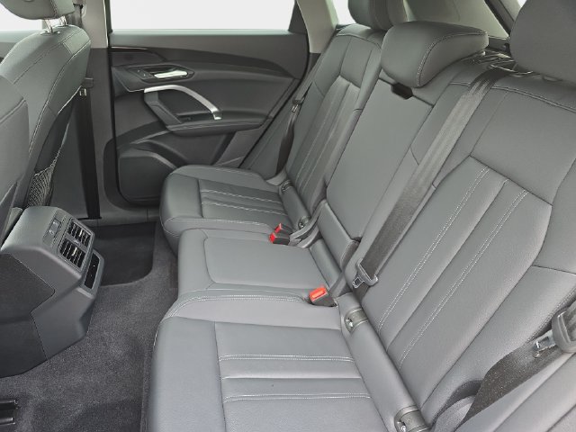 Certified 2025 Audi Q5 Premium w/ Convenience Package AWD/4WD image 17