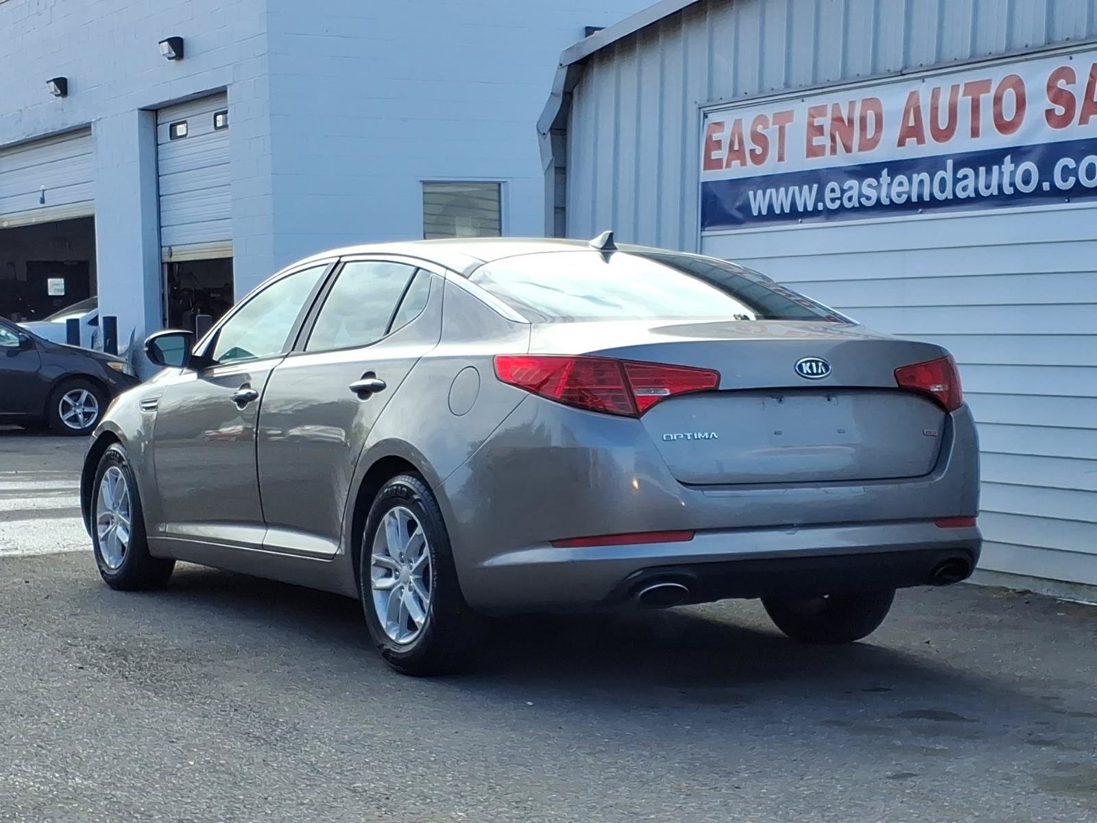 Used 2012 Kia Optima LX w/ Convenience Pkg FWD image 3