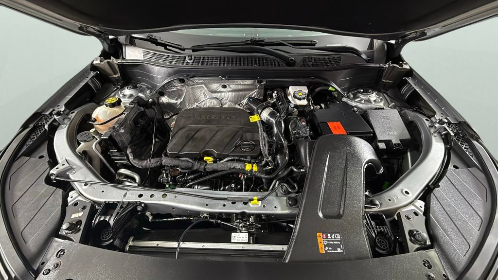 Used 2024 Chevrolet Trax RS w/ Sunroof Package image 37