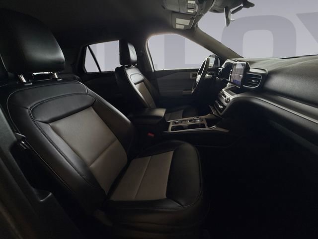Used 2023 Ford Explorer XLT w/ Equipment Group 202A image 17