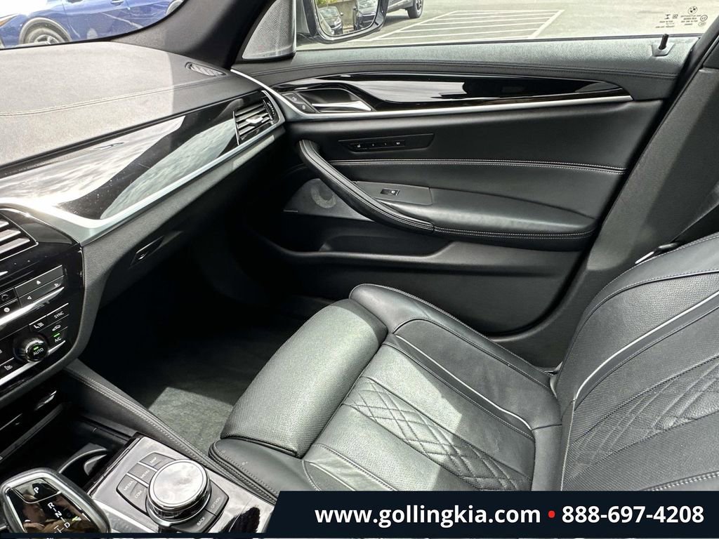 Used 2018 BMW M550i xDrive AWD/4WD image 31
