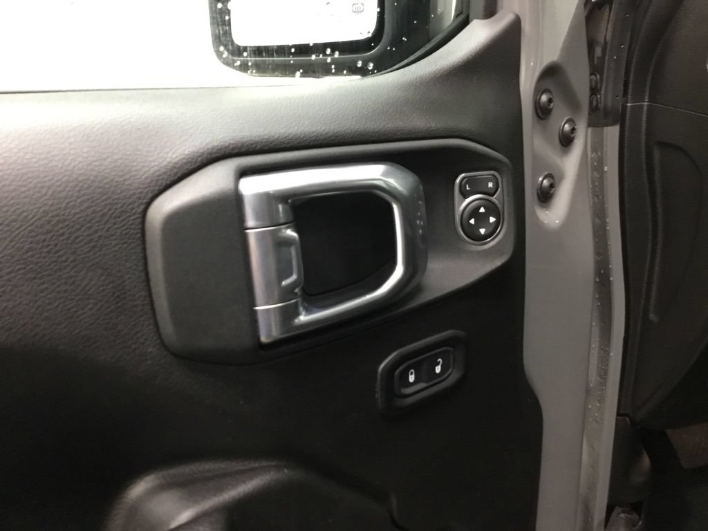 Used 2022 Jeep Wrangler Unlimited Sport AWD/4WD image 9