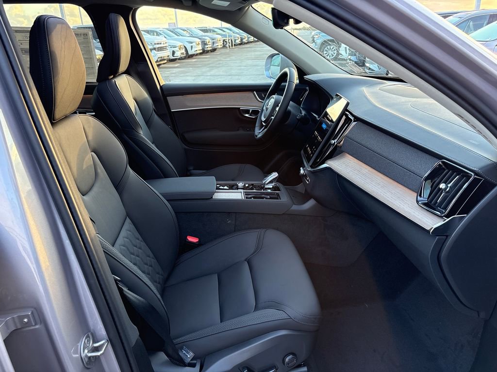 New 2026 Volvo XC90 T8 Core image 15