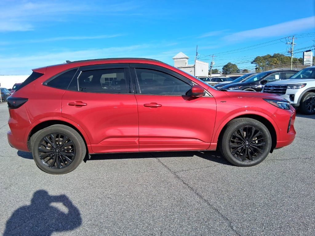 Used 2023 Ford Escape ST-Line Elite w/ Premium Technology Package image 4