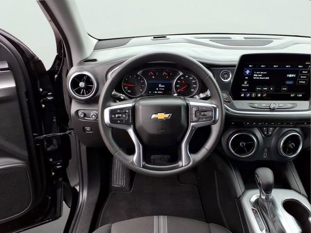 Used 2025 Chevrolet Blazer LT AWD/4WD image 14