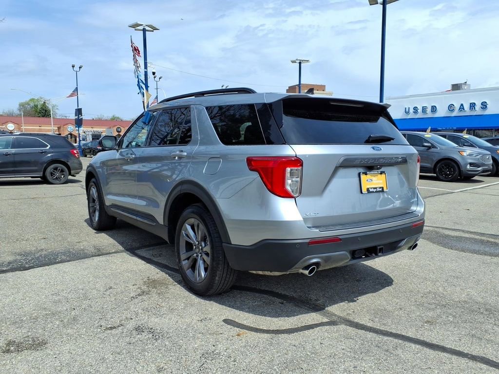 Certified 2024 Ford Explorer XLT w/ Equipment Group 202A AWD/4WD image 8