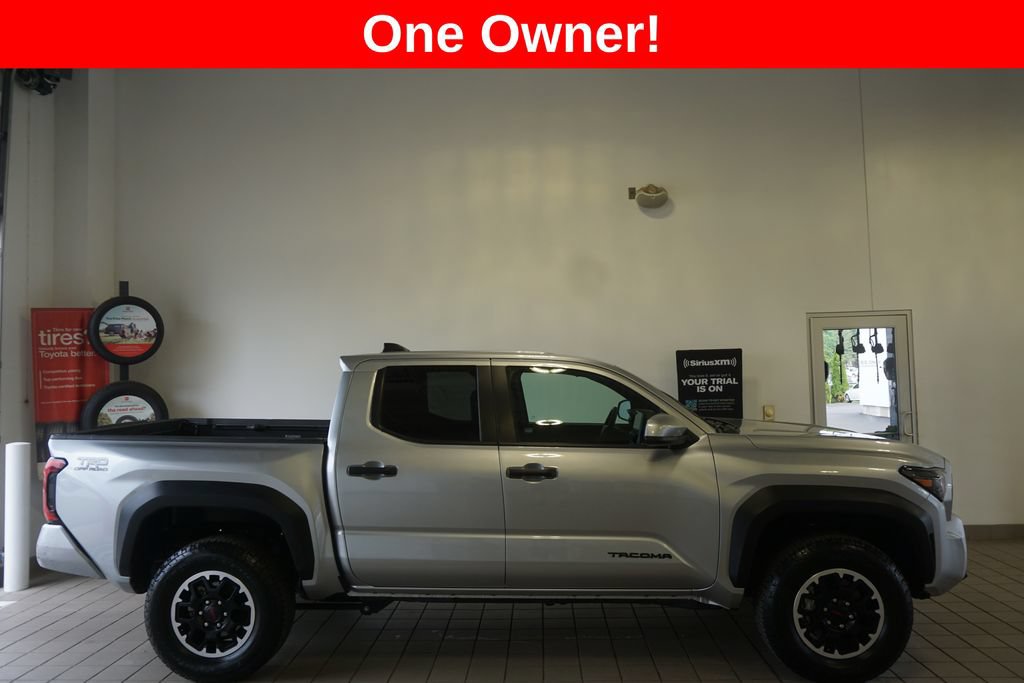 Certified 2025 Toyota Tacoma TRD Off-Road AWD/4WD image 2
