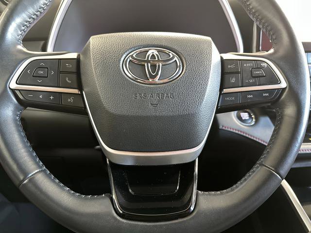 Used 2023 Toyota Highlander XSE image 17