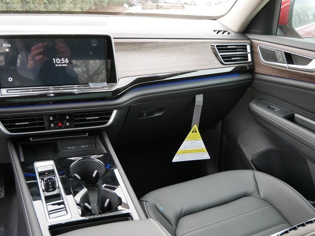 New 2025 Volkswagen Atlas SEL image 10