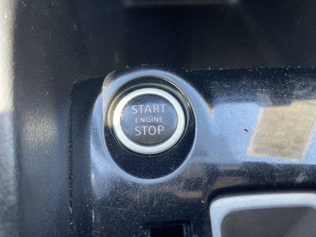 Used 2019 Nissan Kicks SR FWD image 15