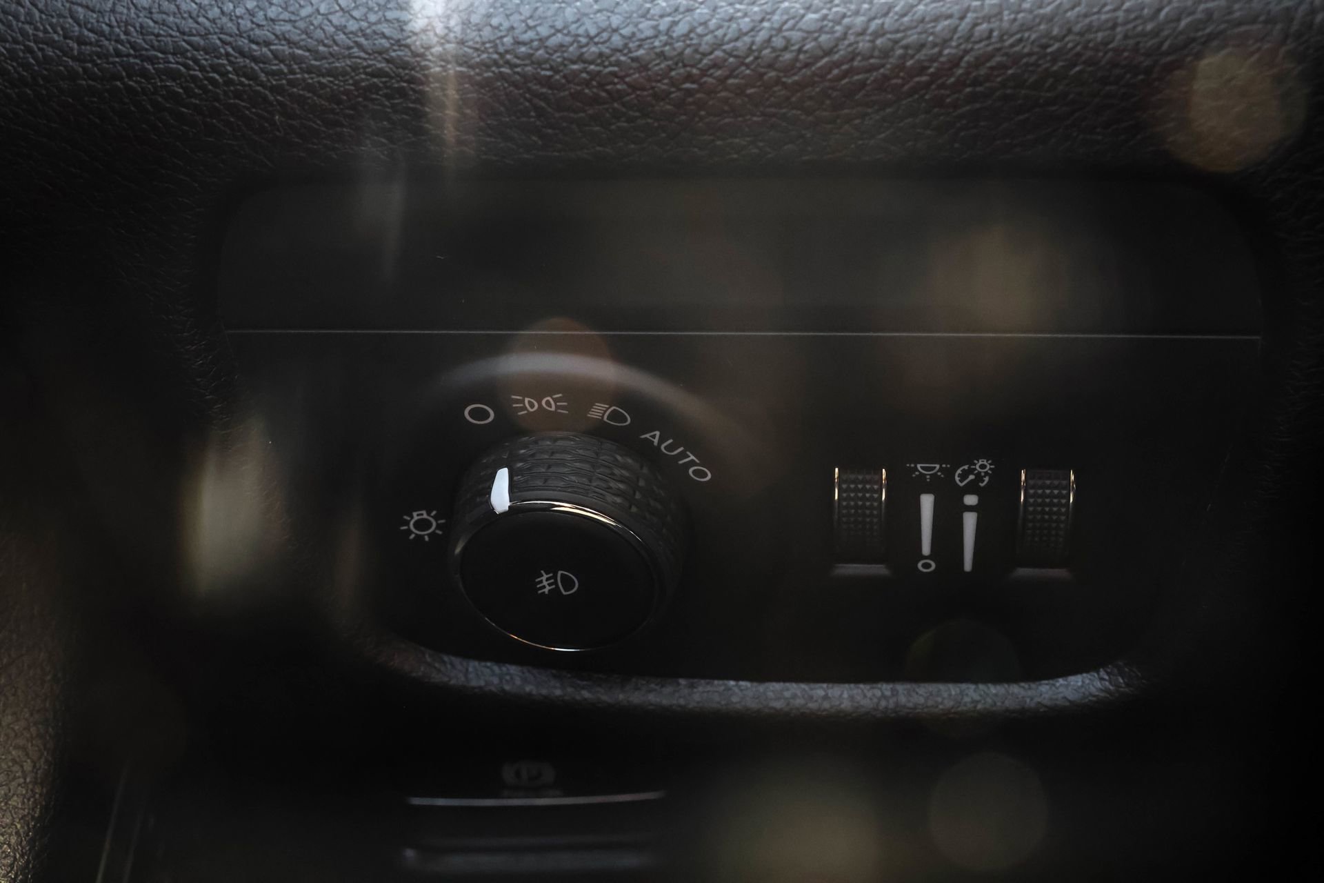 New 2025 Jeep Grand Cherokee Limited w/ Luxury Tech Group II image 28