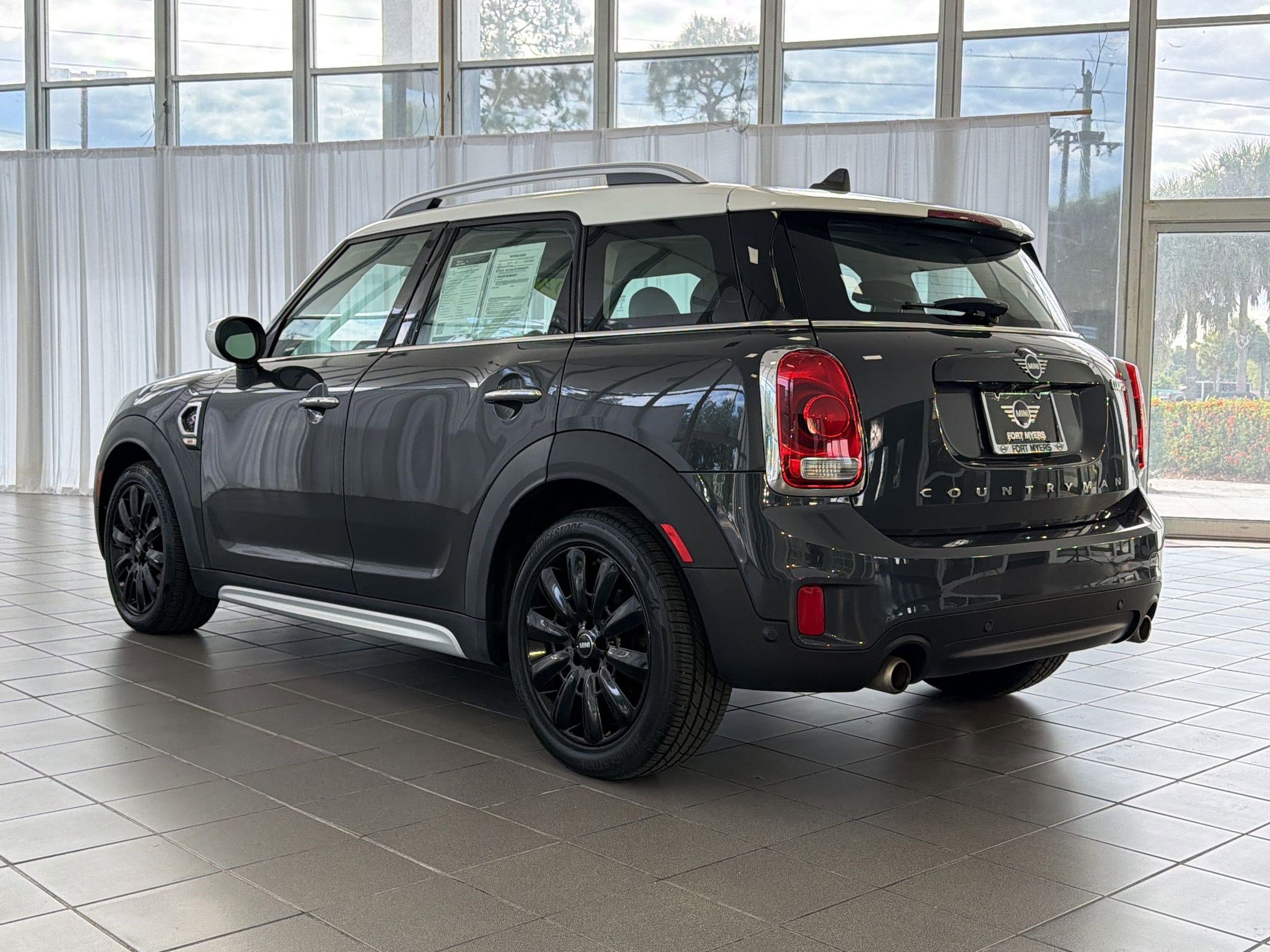 Used 2020 MINI Cooper Countryman S w/ Storage Package FWD image 3