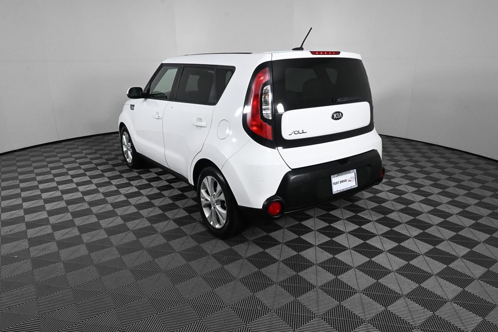 Used 2015 Kia Soul + image 4