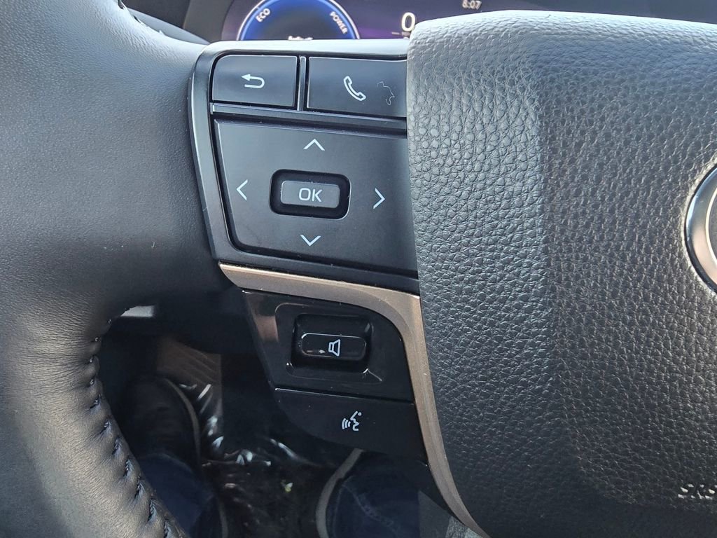 Certified 2023 Toyota Crown Platinum image 22