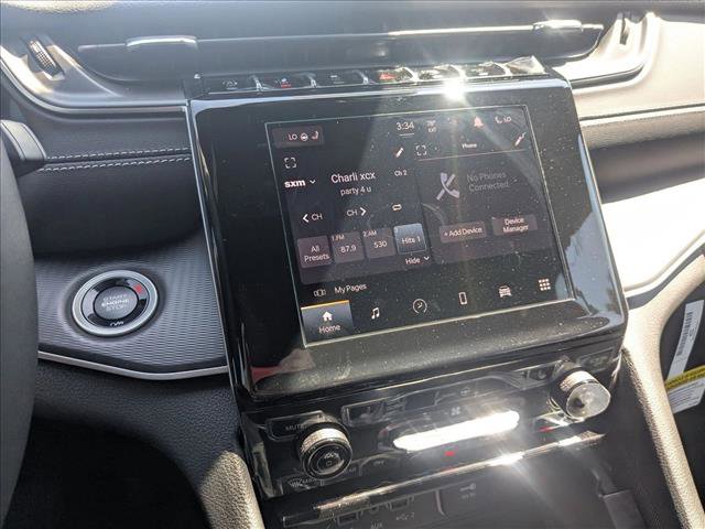 New 2025 Jeep Grand Cherokee Altitude image 13