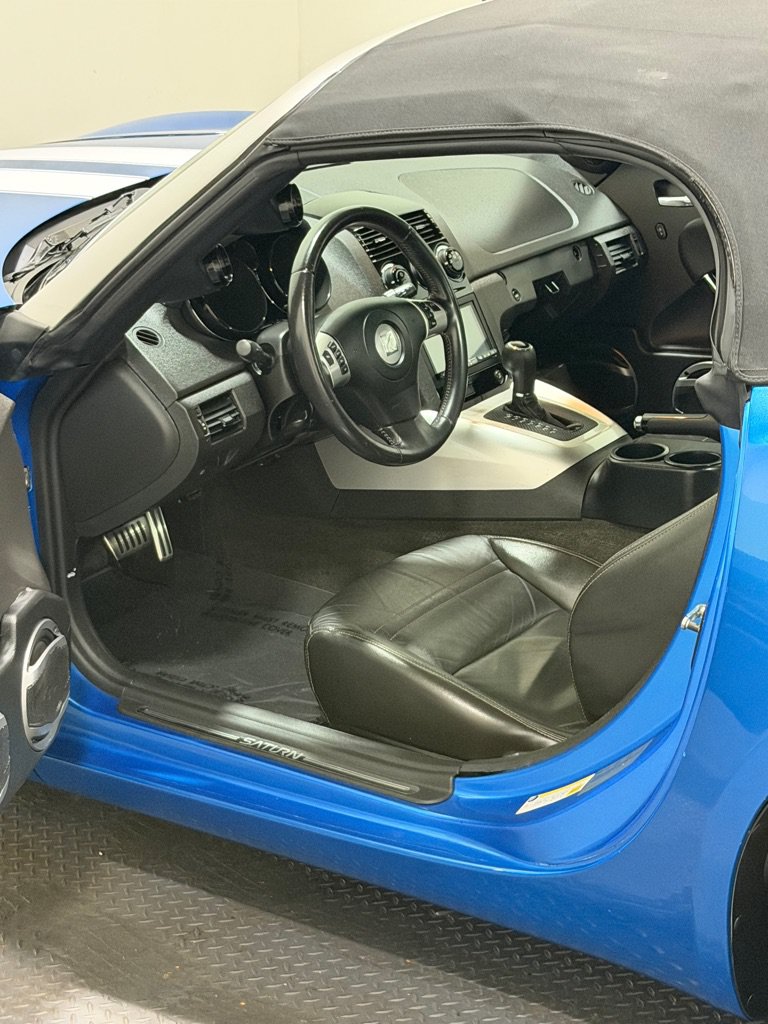 Used 2009 Saturn Sky Red Line w/ Weekend Getaway Package RWD image 8