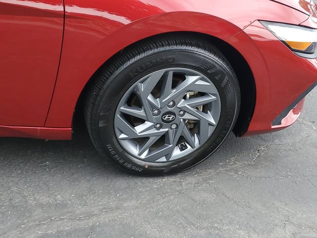 Certified 2024 Hyundai Elantra SEL FWD image 6