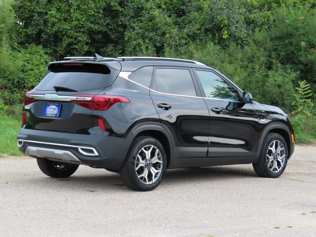 Certified 2023 Kia Seltos EX AWD/4WD image 3