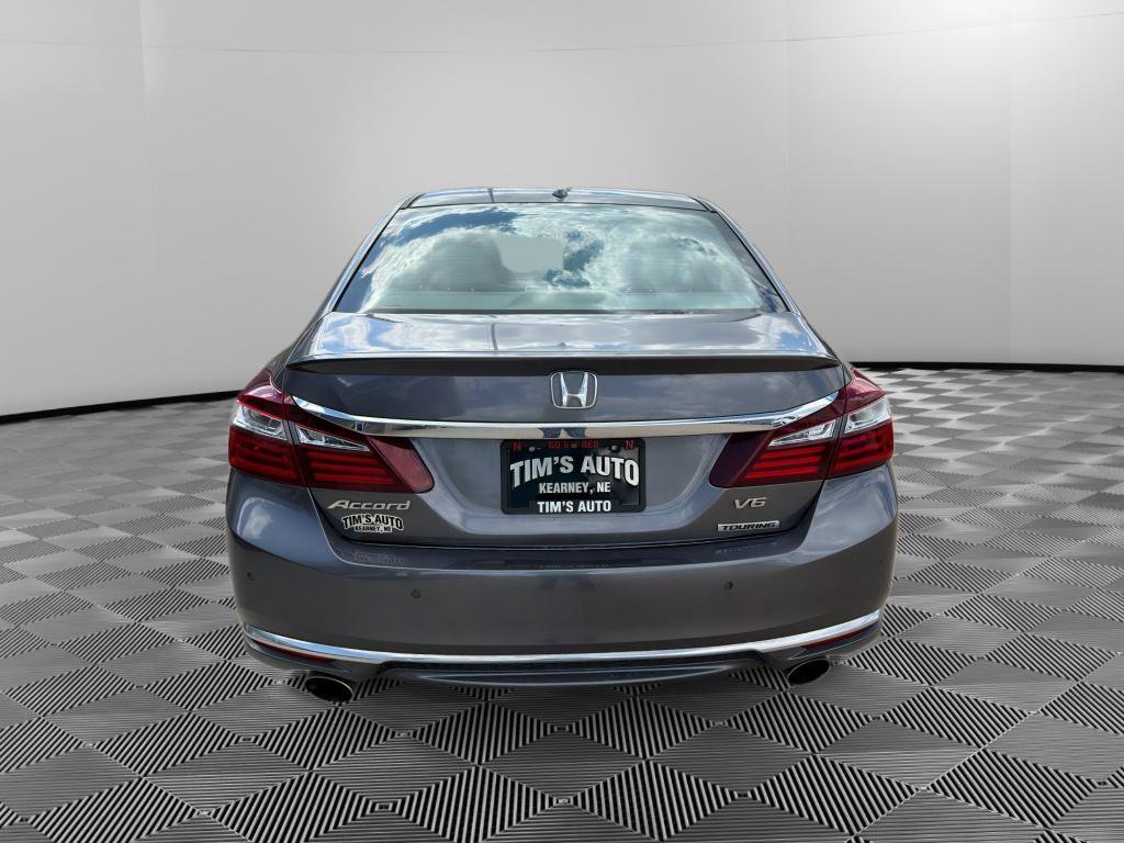 Used 2016 Honda Accord Touring image 4