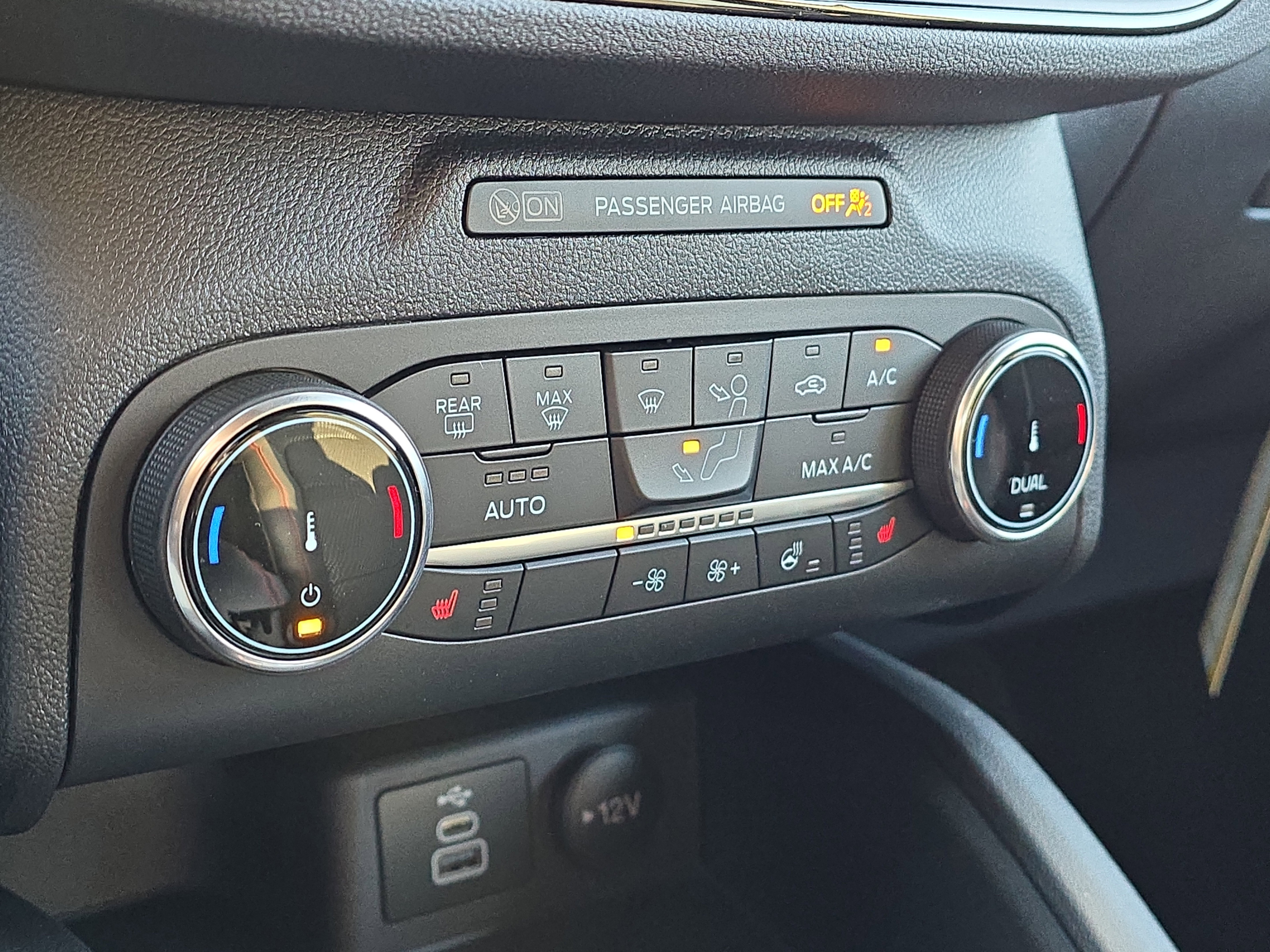 New 2025 Ford Escape ST-Line w/ Cold Weather Package image 28