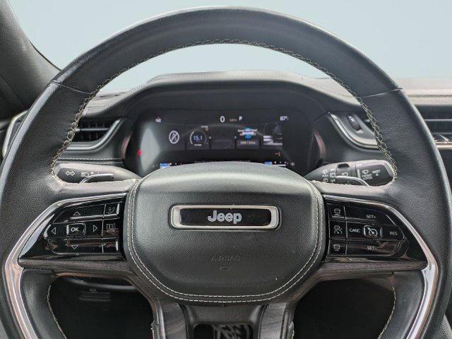 Used 2022 Jeep Grand Cherokee Overland AWD/4WD image 29