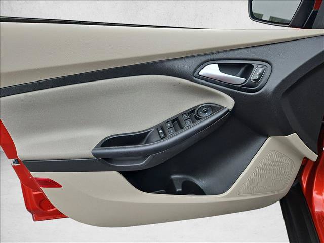 Used 2018 Ford Focus SE FWD image 9