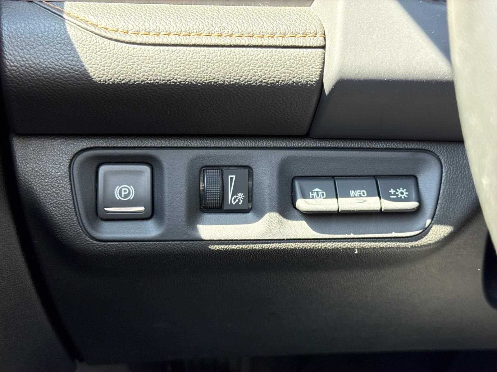 Used 2023 GMC Acadia AT4 w/ Technology Package AWD/4WD image 19