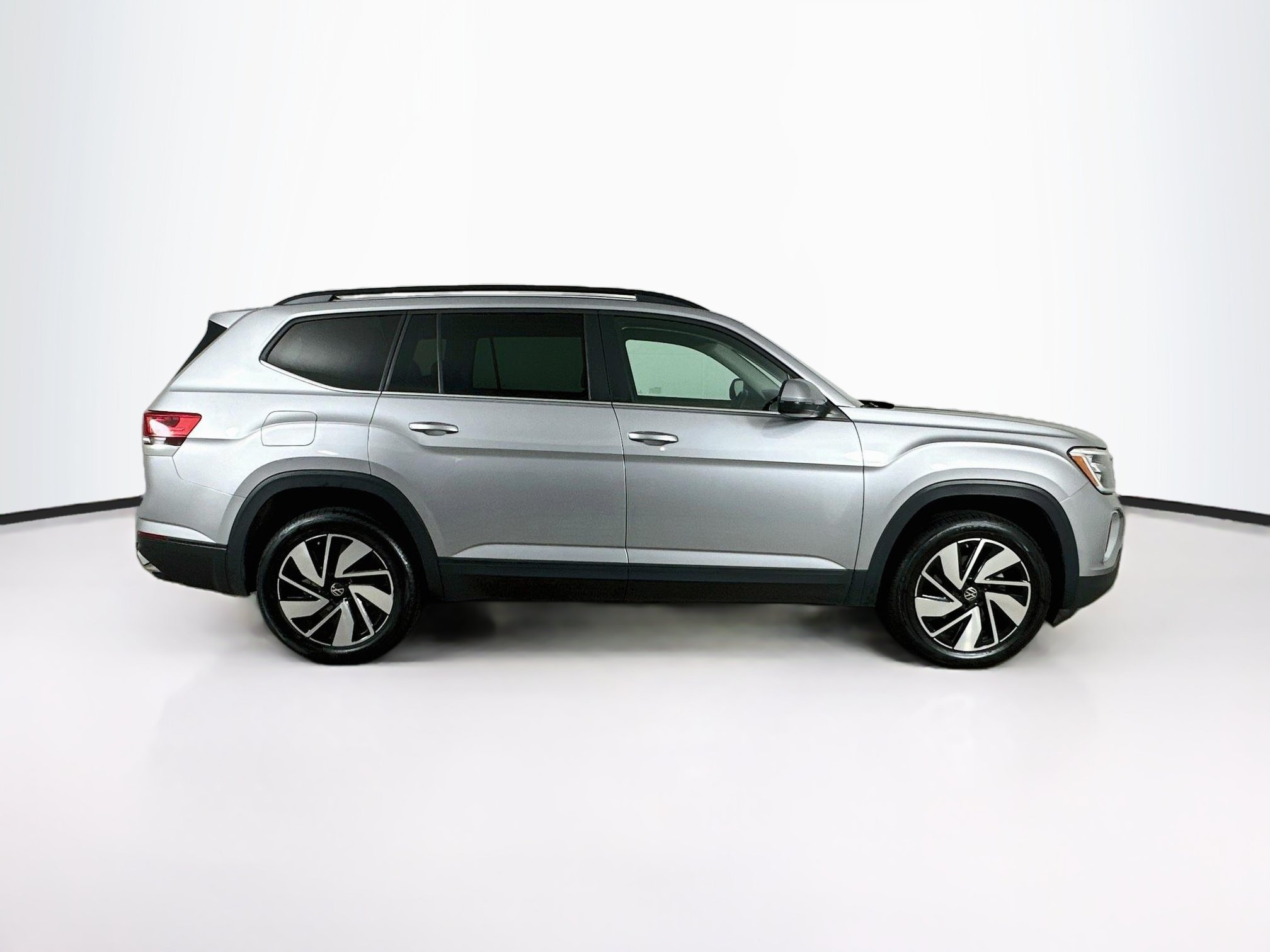 Used 2025 Volkswagen Atlas SE FWD image 10