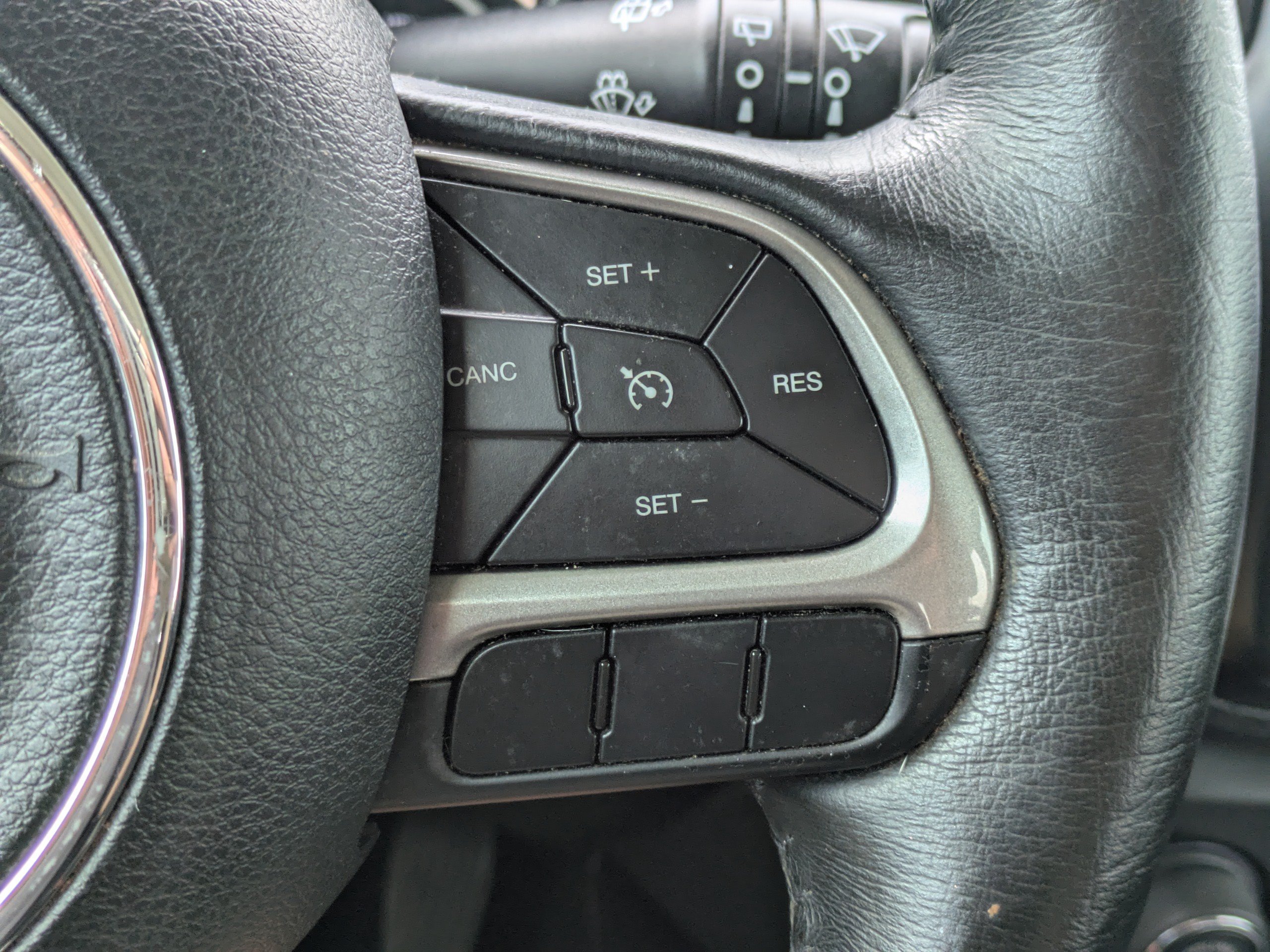 Used 2022 Jeep Renegade Latitude AWD/4WD image 23