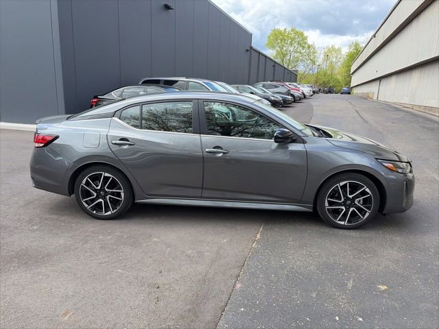 Certified 2025 Nissan Sentra SR FWD image 6