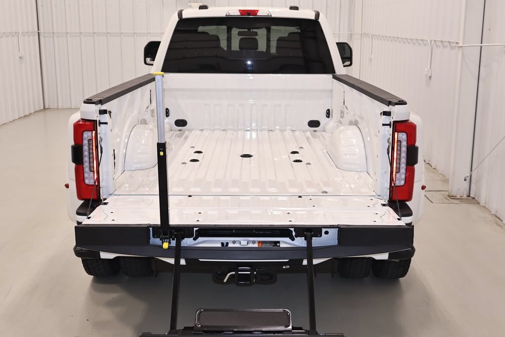New 2026 Ford F450 Platinum w/ FX4 Off-Road Package AWD/4WD image 36