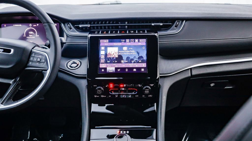 Certified 2024 Jeep Grand Cherokee Altitude image 14