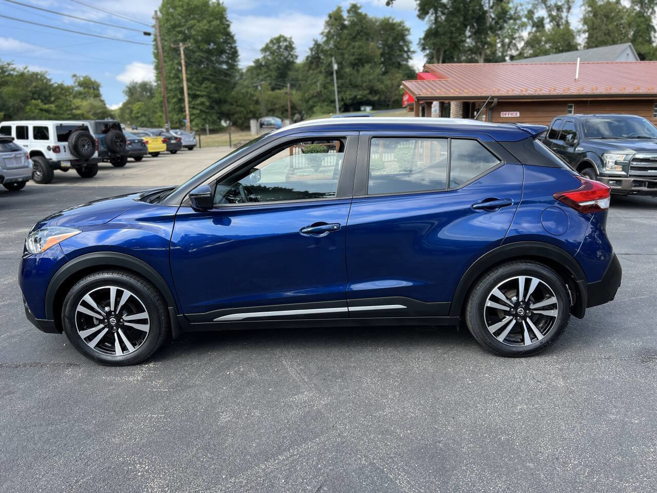 Used 2019 Nissan Kicks SR w/ SR Premium Package image 8
