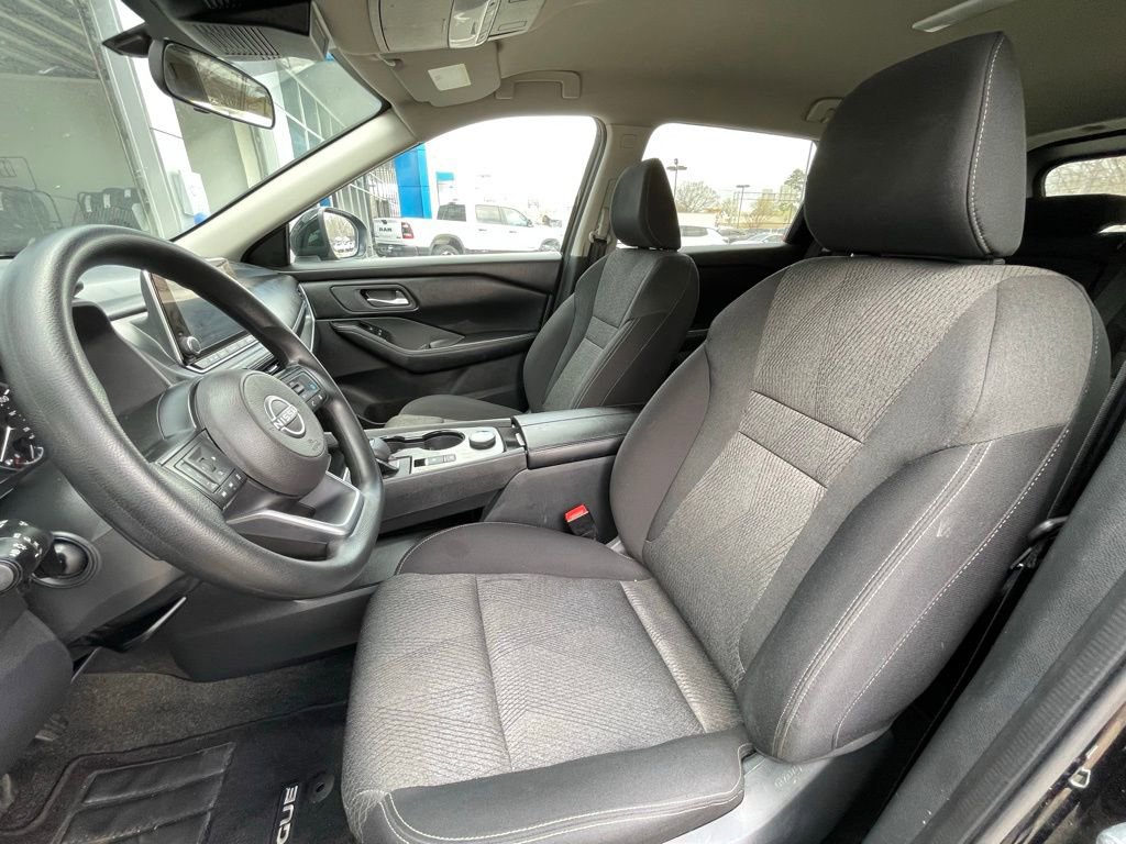 Used 2024 Nissan Rogue SV AWD/4WD image 23
