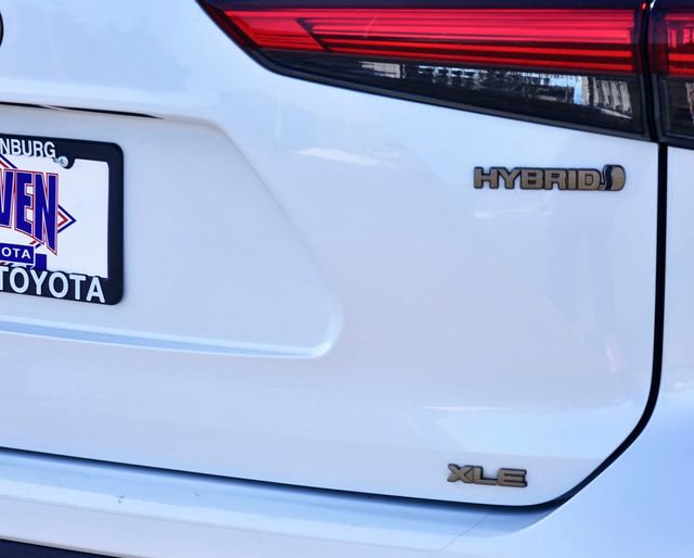 Used 2023 Toyota Highlander Bronze Edition image 10